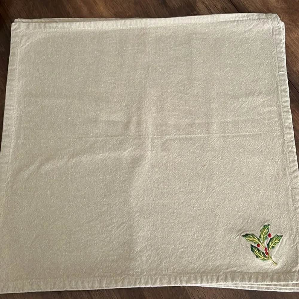 Holiday Holly Set of 4 Dinner Square Linen Napkins- Approx 17.25